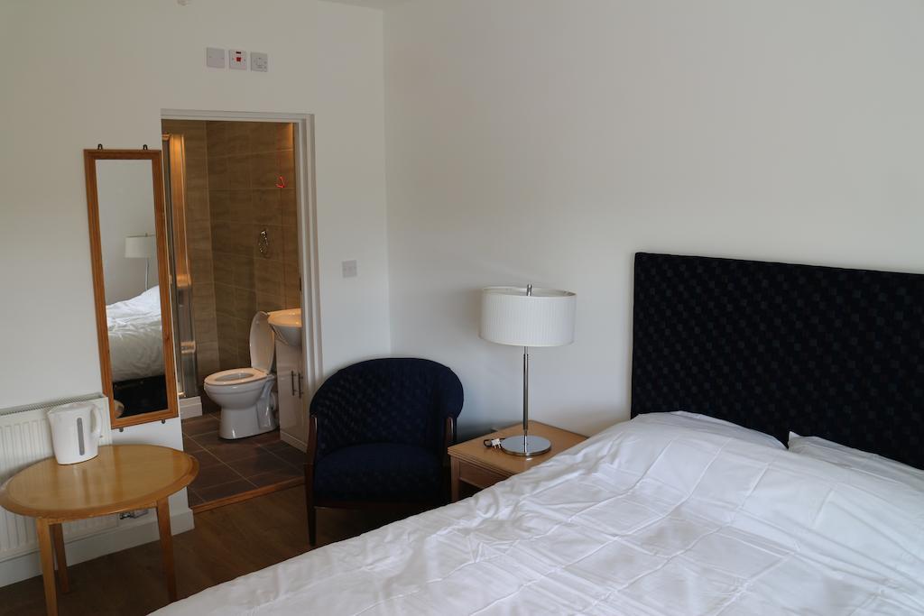 Oscar Lodge Northampton Room photo